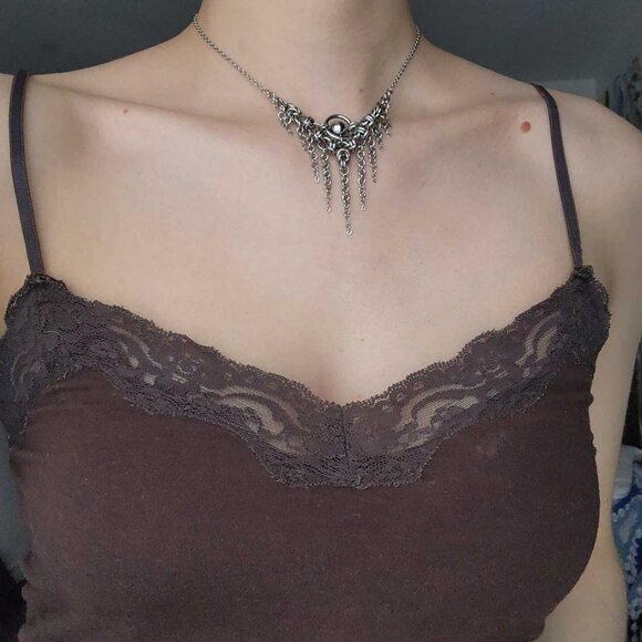 Gothic silver V shaped chandelier necklace - Picture 4 of 9